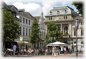 Vorplatz am rheinberger alten Rathaus.