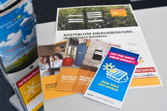 Verschiedene Flyer der Energieberatung als PDF
