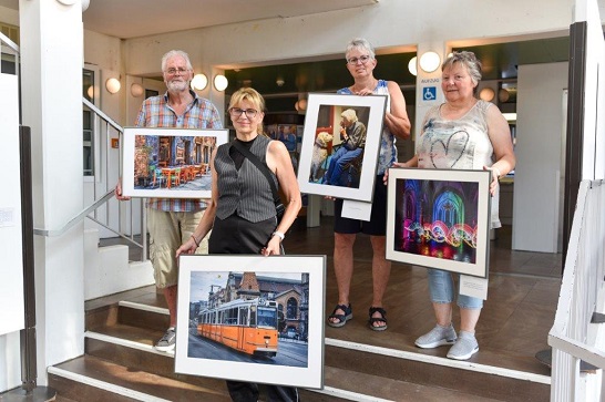 Ein Bild auf dem 4 Mitglieder des Fotoclubs Lichtstark zu sehen sind
