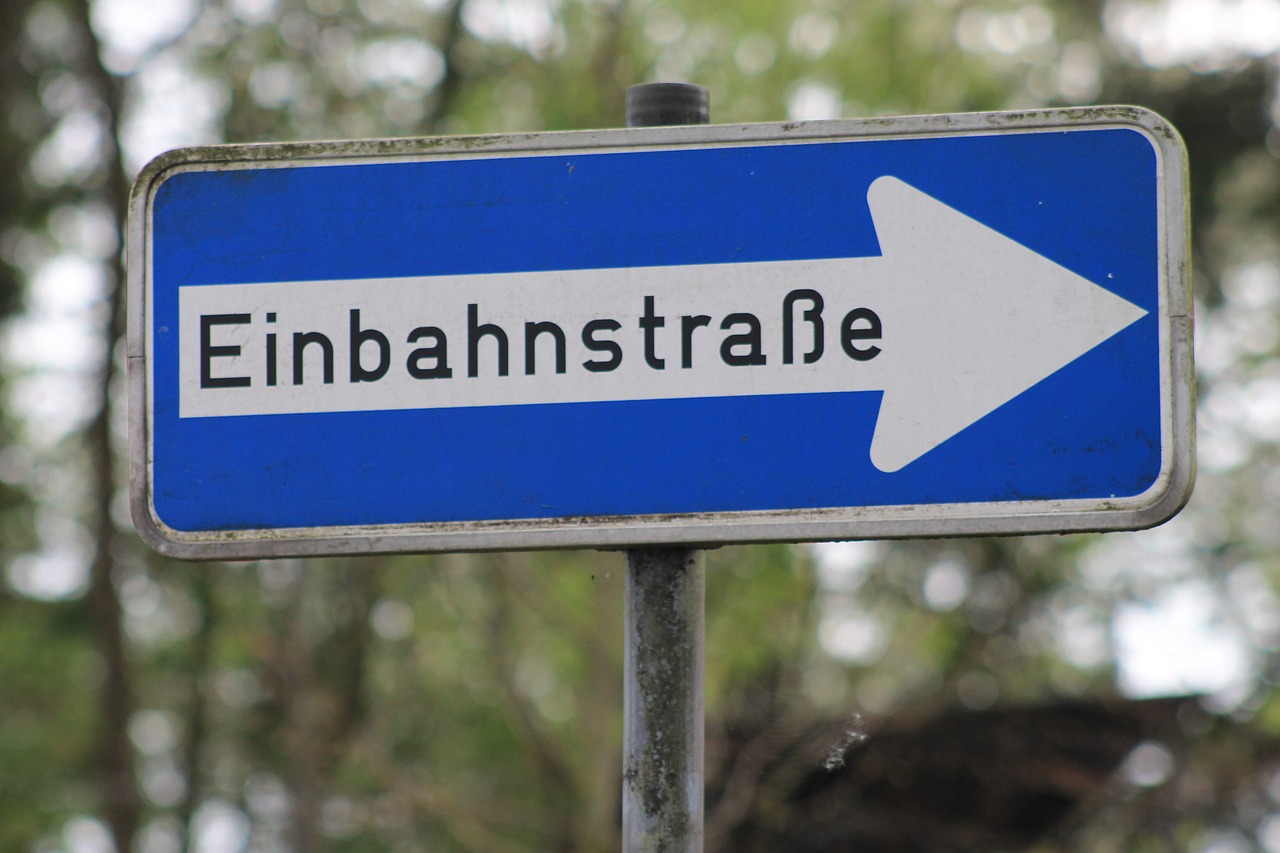 Ein Einbahnstraßenschild