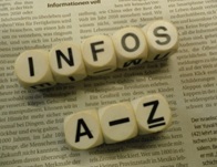 Einige Würfel auf denen die Schrift "Infos A - Z" zu lesen sind